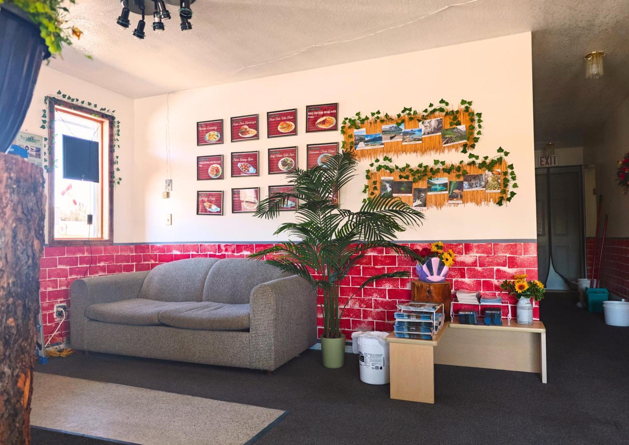 Cozy Corner Motel & Restaurant Haines Junction Buitenkant foto