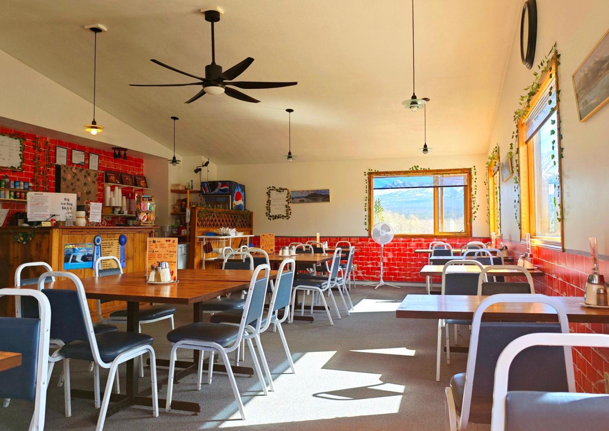 Cozy Corner Motel & Restaurant Haines Junction Buitenkant foto