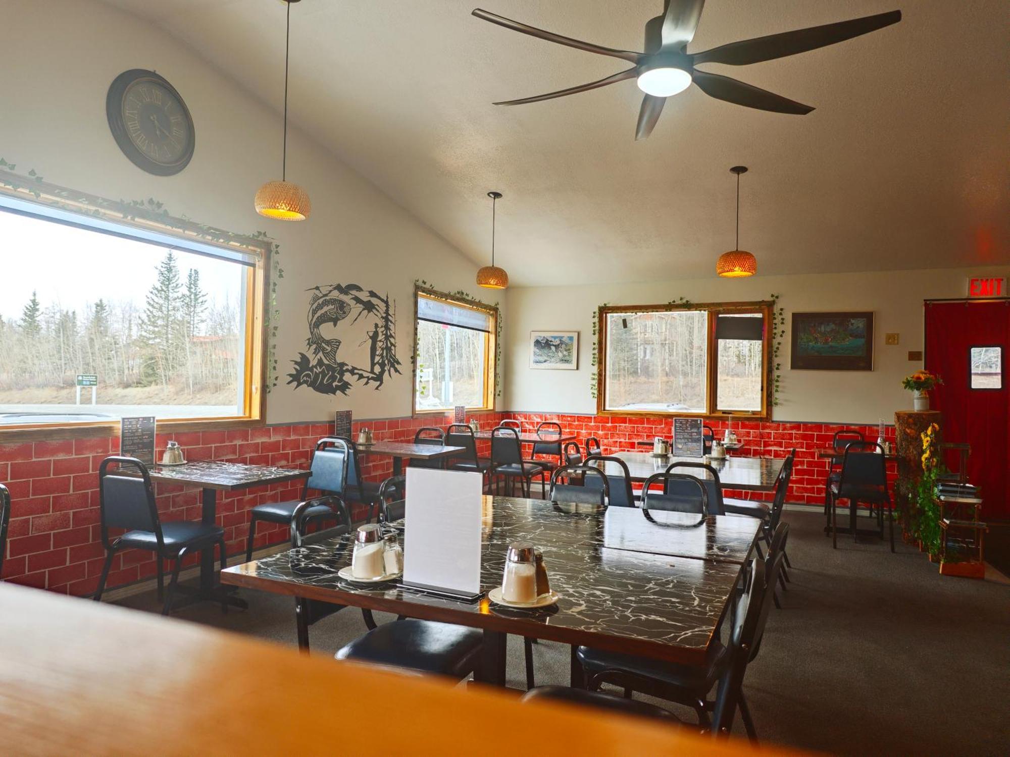 Cozy Corner Motel & Restaurant Haines Junction Buitenkant foto