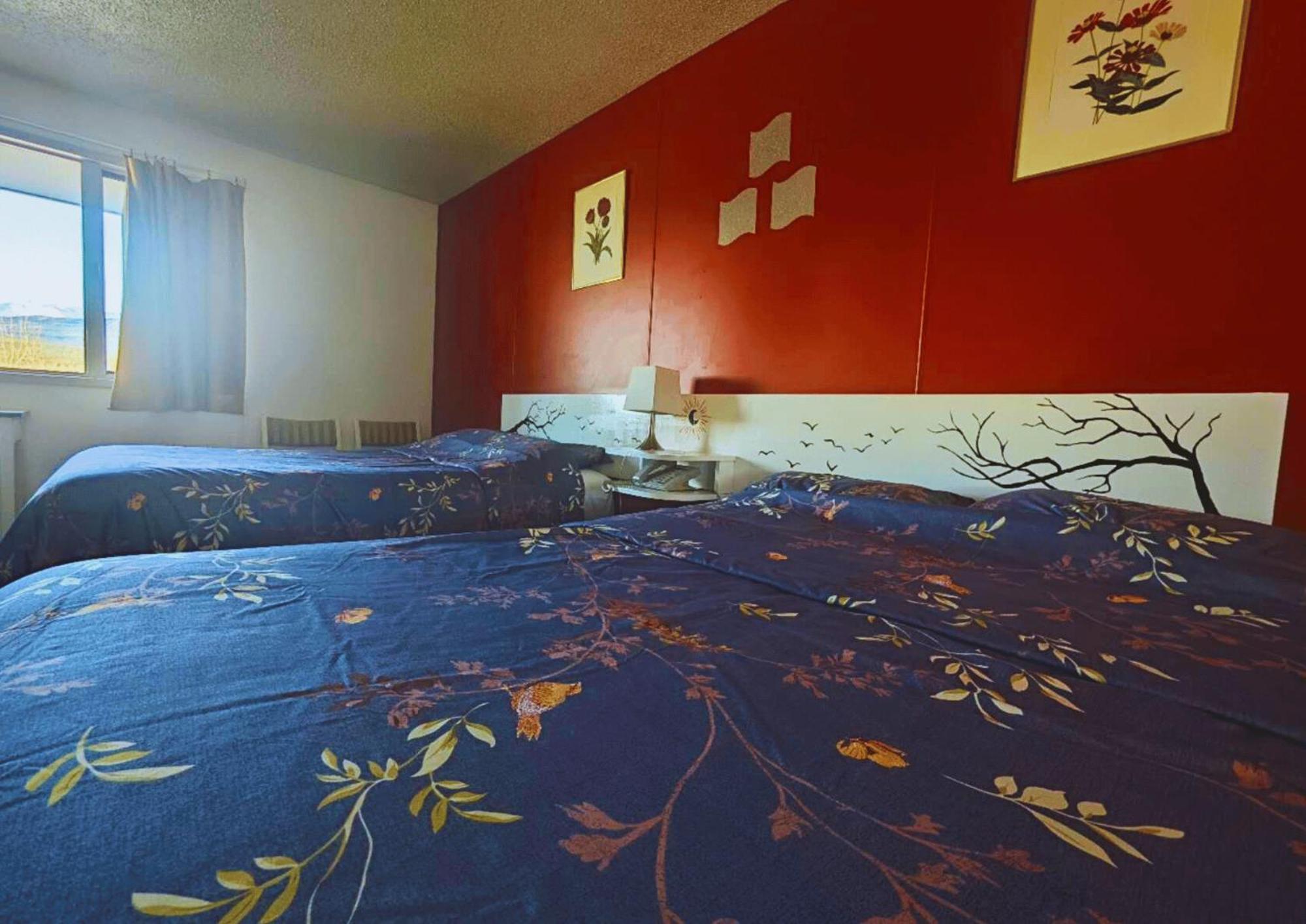 Cozy Corner Motel & Restaurant Haines Junction Buitenkant foto